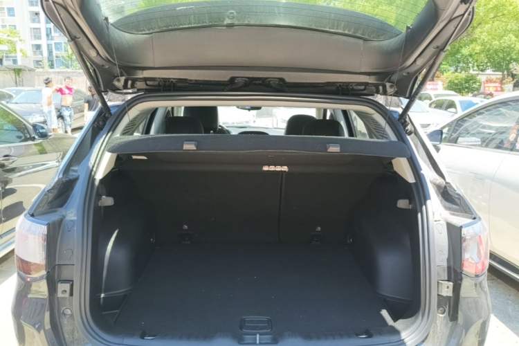 Used Jeep Compass 2017 200T Automatic Family Edition Trunk