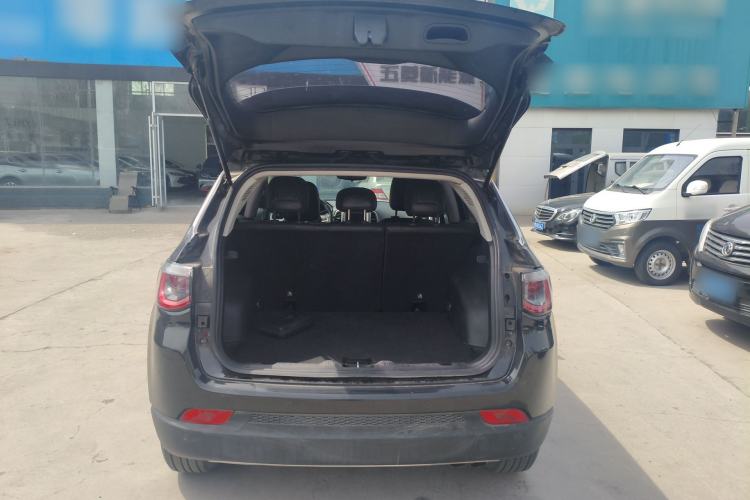 Used Jeep Compass 2017 200T Automatic Family Edition Trunk