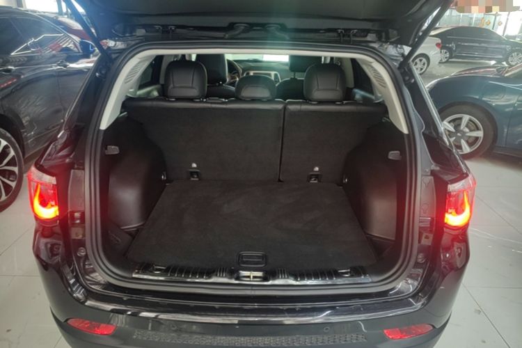 Used Jeep Compass 2017 200T Automatic Family Edition Trunk