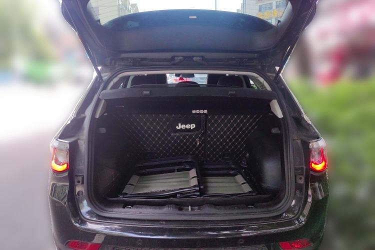 Used Jeep Compass 2017 200T Automatic Family Edition Trunk