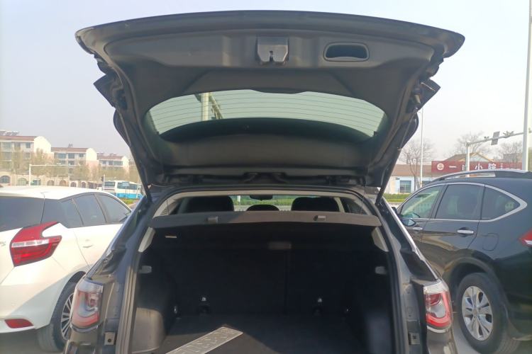 Used Jeep Compass 2017 200T Automatic Family Edition Trunk