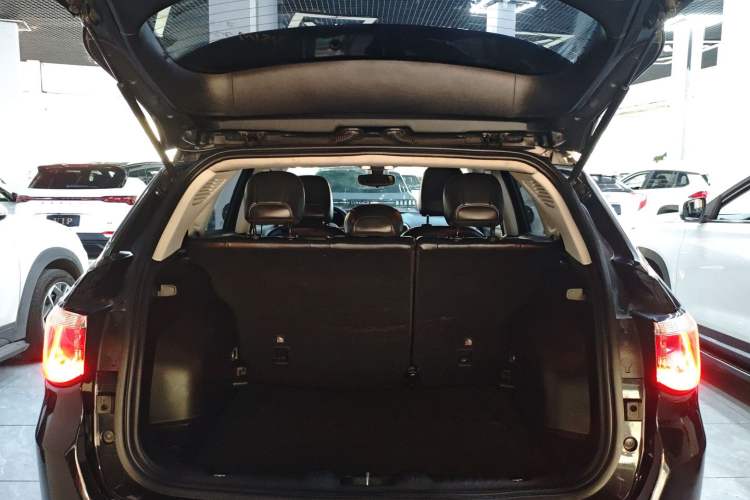 Used Jeep Compass 2017 200T Automatic Family Edition Trunk