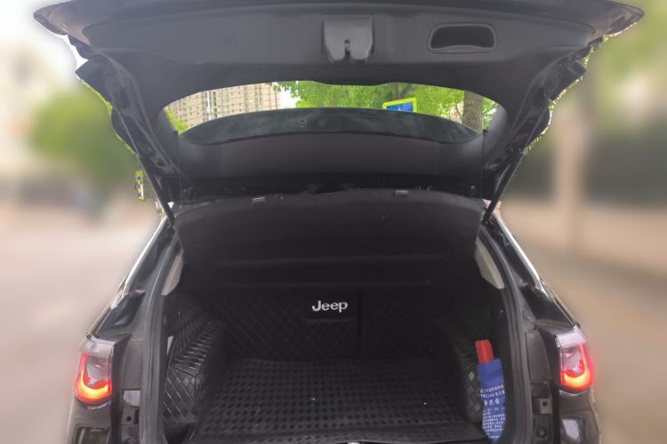 Used Jeep Compass 2017 200T Automatic Enjoyment Version Trunk
