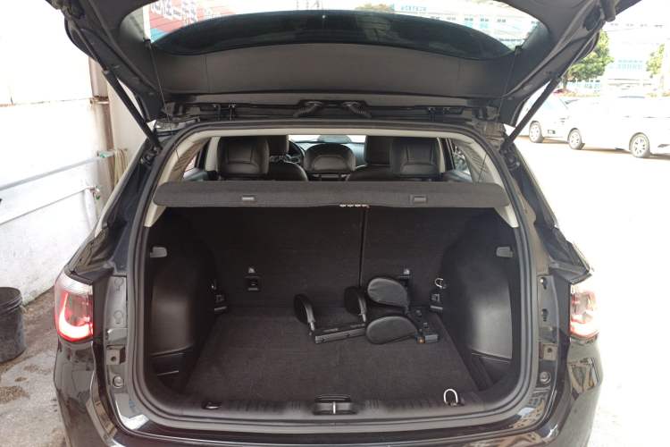 Used Jeep Compass 2017 200T Automatic Family Edition Trunk