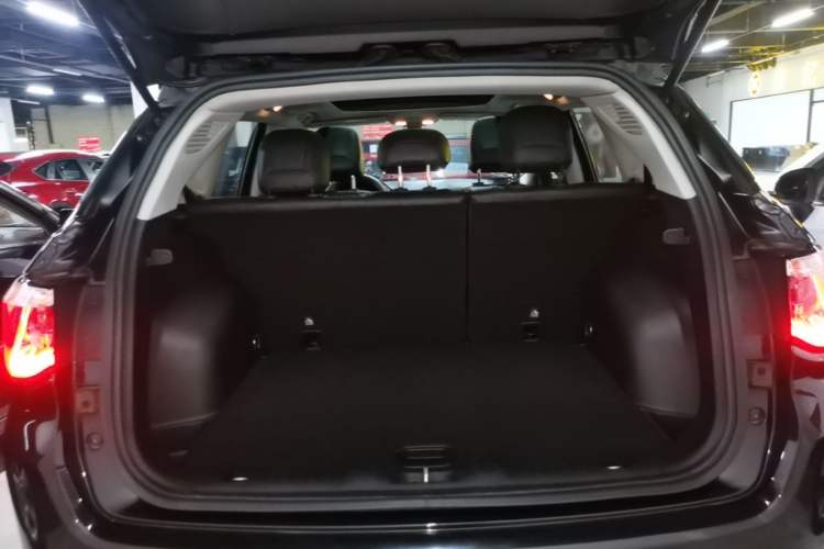 Used Jeep Compass 2017 200T Automatic Family Edition Trunk