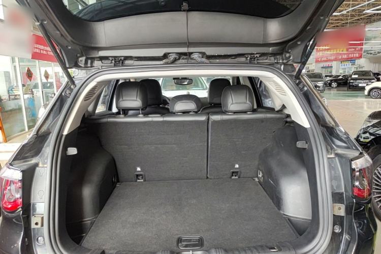 Used Jeep Compass 2017 200T Automatic Comfort Edition Trunk