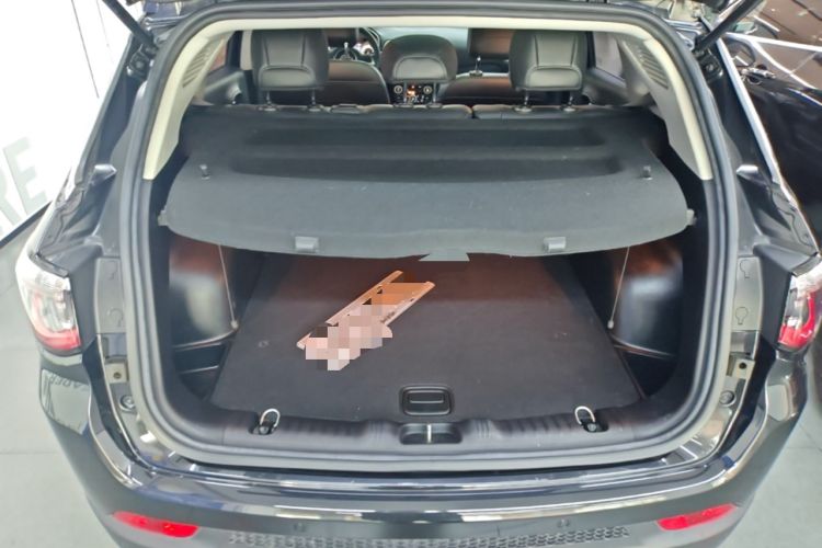 Used Jeep Compass 2017 200T Automatic Family Edition Trunk