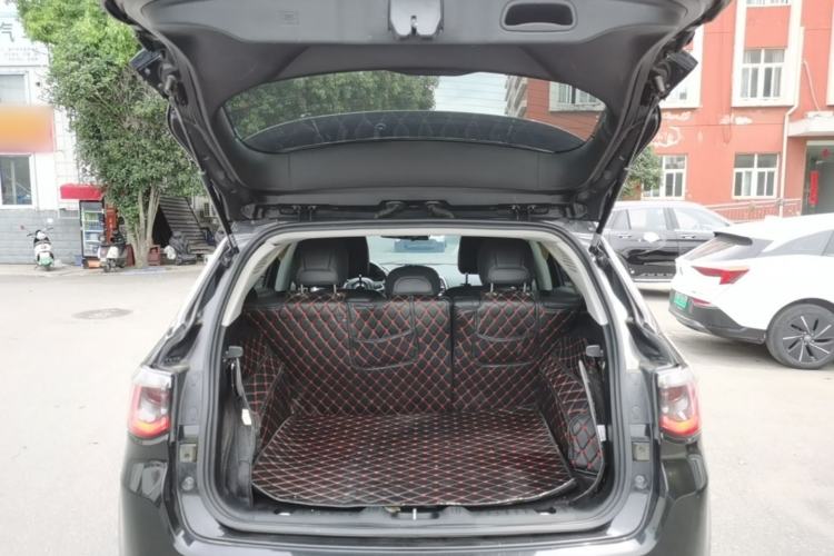 Used Jeep Compass 2017 200T Automatic Family Edition Trunk