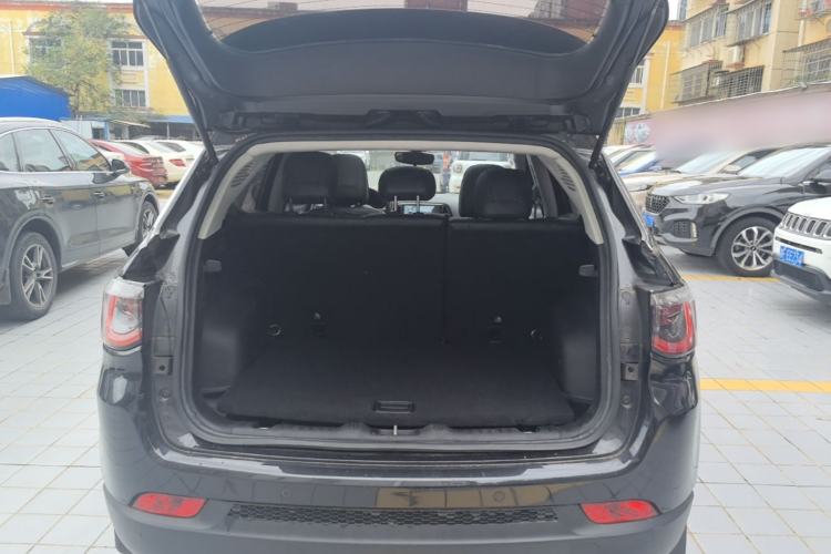 Used Jeep Compass 2017 200T Automatic Family Edition Trunk