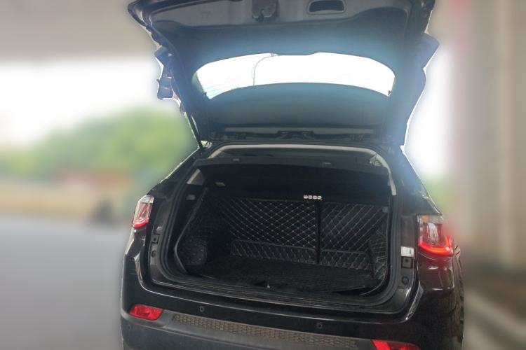 Used Jeep Compass 2017 200T Automatic Family Edition Trunk