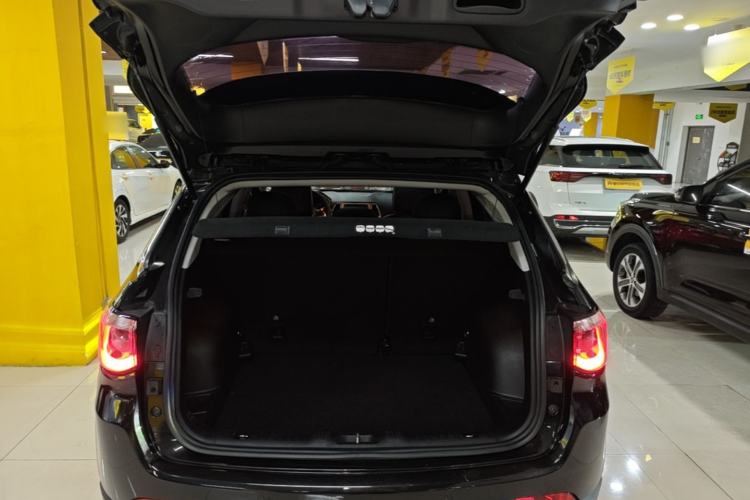 Used Jeep Compass 2017 200T Automatic Family Edition Trunk