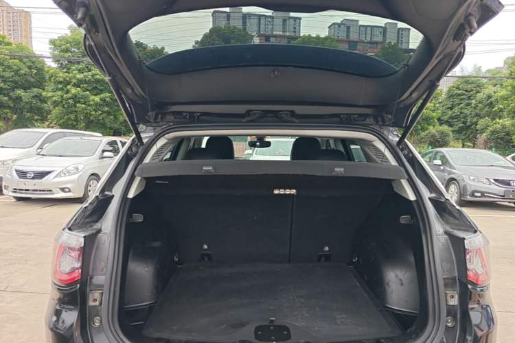 Used Jeep Compass 2017 200T Automatic Family Edition Trunk