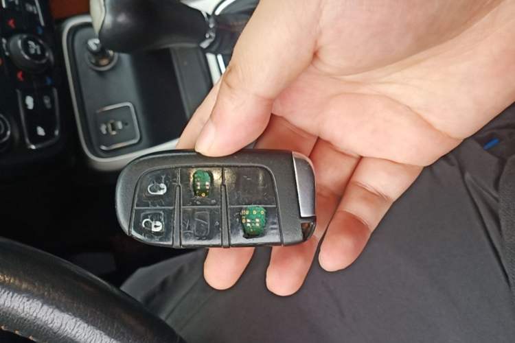 Used Jeep Compass 2017 200T Automatic Family Edition Vehicle Key
