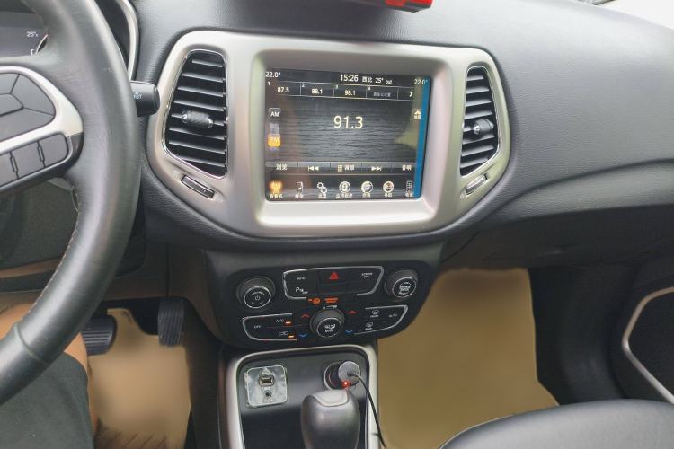 Used Jeep Compass 2017 200T Automatic Family Edition Audio And AC Panel