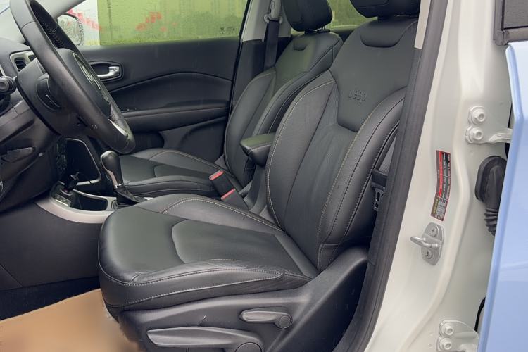 Used Jeep Compass 2017 200T Automatic Family Edition Interior 1
