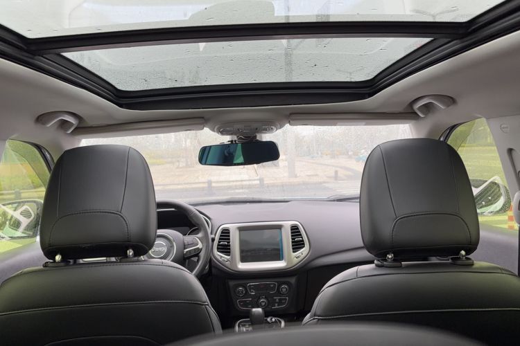 Used Jeep Compass 2017 200T Automatic Family Edition Interior 10