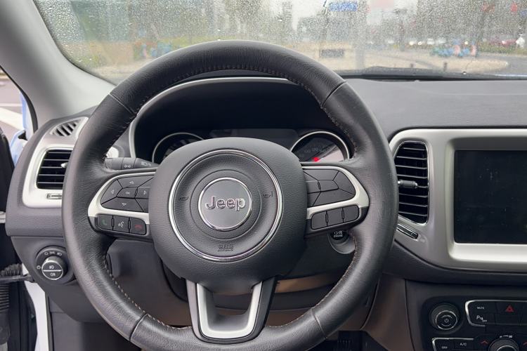 Used Jeep Compass 2017 200T Automatic Family Edition Interior 2