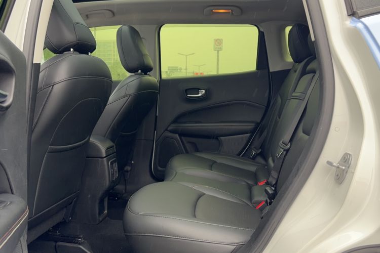 Used Jeep Compass 2017 200T Automatic Family Edition Interior 3