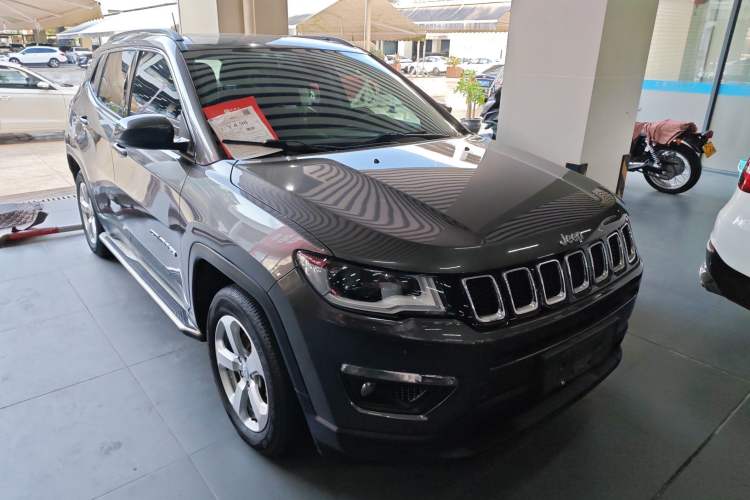 Used Jeep Compass 2017 200T Automatic Family Edition Front Right 45 Deg