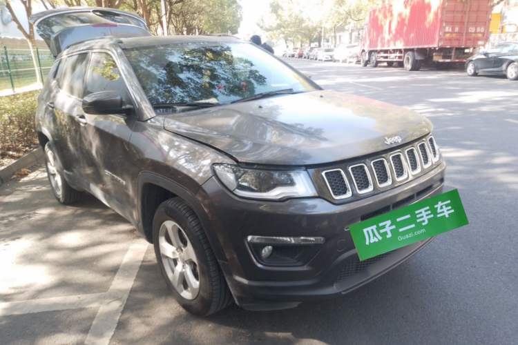 Used Jeep Compass 2017 200T Automatic Family Edition Front Right 45 Deg