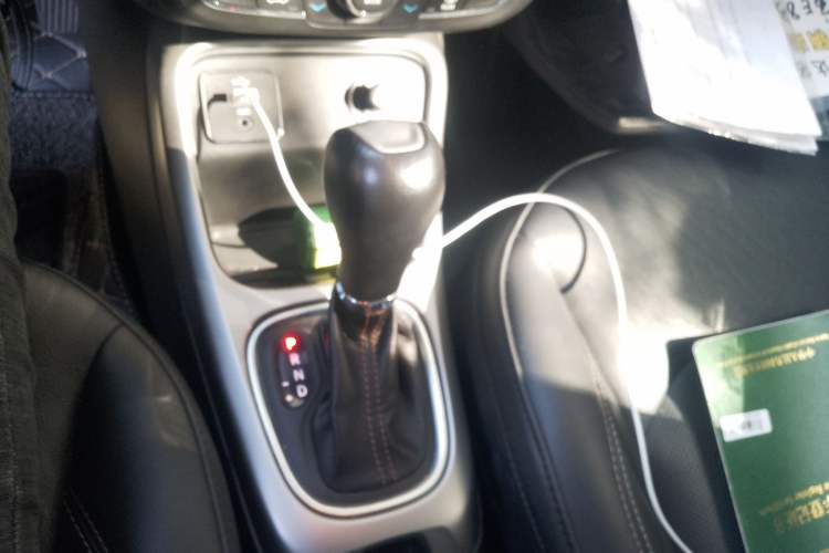 Used Jeep Compass 2017 200T Automatic Family Edition Gear Lever