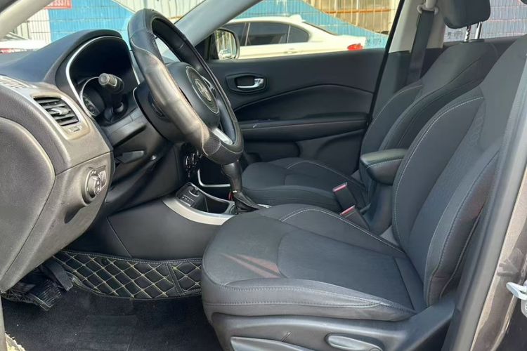 Used Jeep Compass 2017 200T Automatic Enjoyment Edition Interior 2