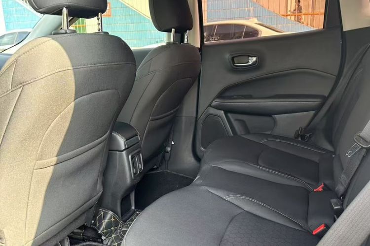 Used Jeep Compass 2017 200T Automatic Enjoyment Edition Interior 3