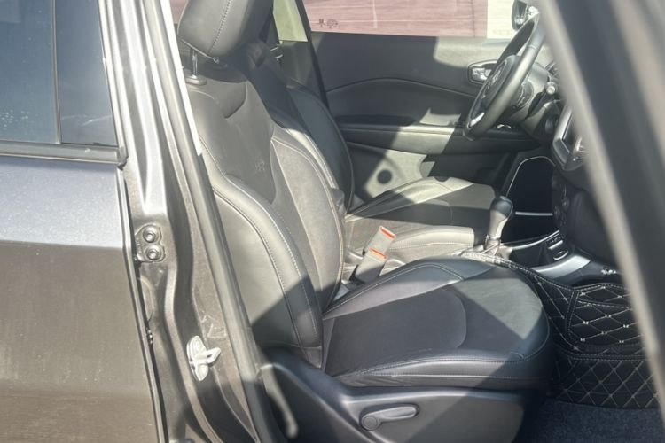 Used Jeep Compass 2017 200T Automatic Family Edition Interior 4