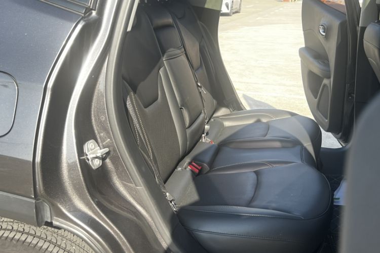 Used Jeep Compass 2017 200T Automatic Family Edition Interior 6