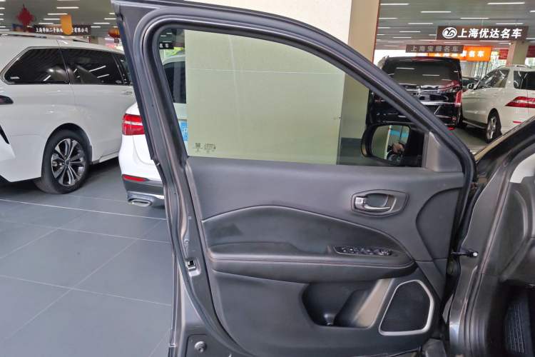 Used Jeep Compass 2017 200T Automatic Family Edition Left Front Door Interior