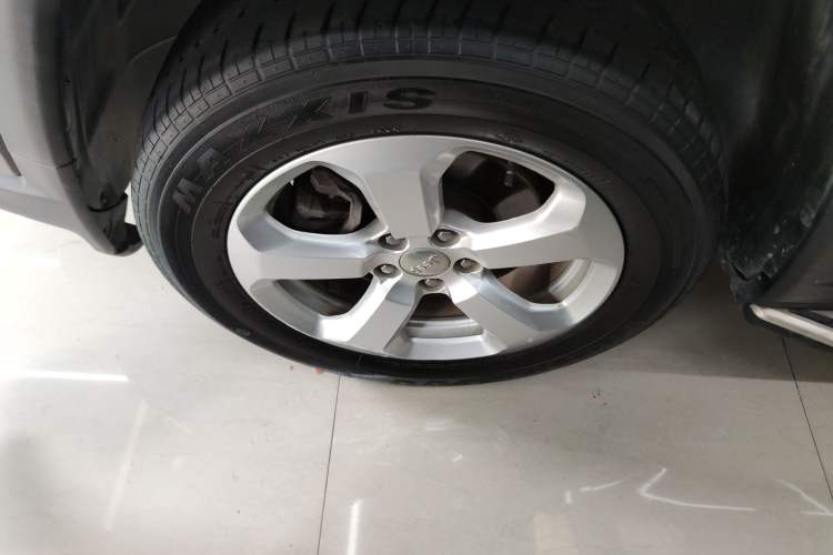 Used Jeep Compass 2017 200T Automatic Family Edition Left Front Wheel Hub