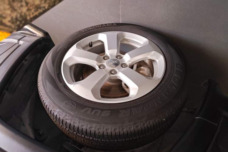 Used Jeep Compass 2017 200T Automatic Family Edition Left Front Wheel Hub