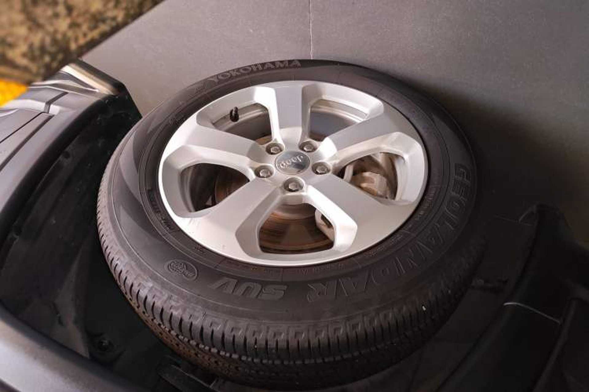Used Jeep Compass 2017 200T Automatic Family Edition Left Front Wheel Hub