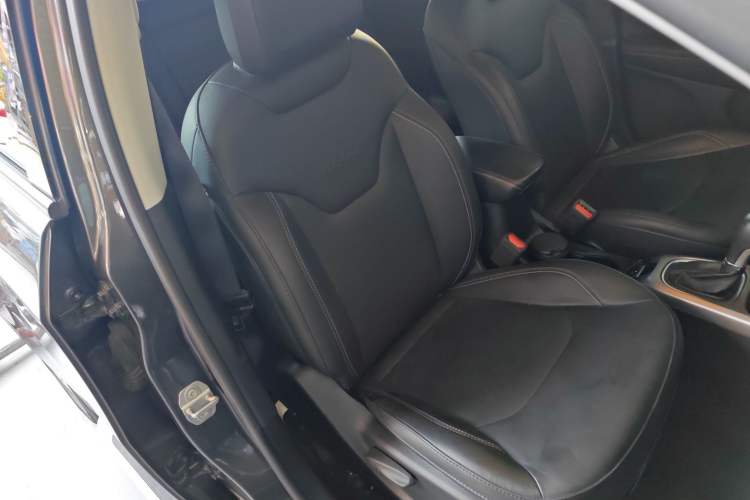 Used Jeep Compass 2017 200T Automatic Family Edition Right Front Seat