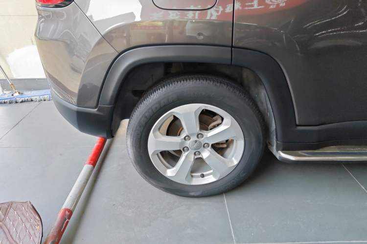 Used Jeep Compass 2017 200T Automatic Family Edition Right Rear Wheel Hub