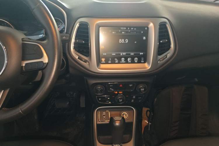 Used Jeep Compass 2017 200T Automatic Family Edition Audio And AC Panel