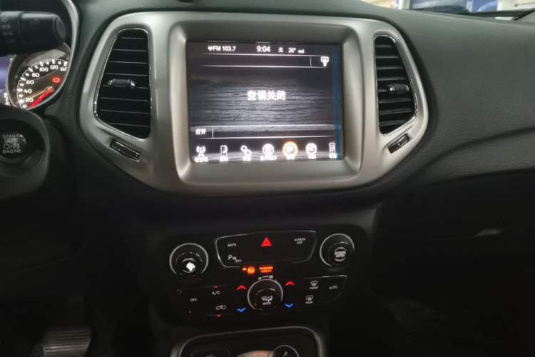 Used Jeep Compass 2017 200T Automatic Family Edition Audio And AC Panel