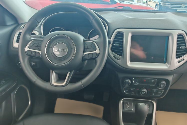 Used Jeep Compass 2017 200T Automatic Family Edition Audio And AC Panel