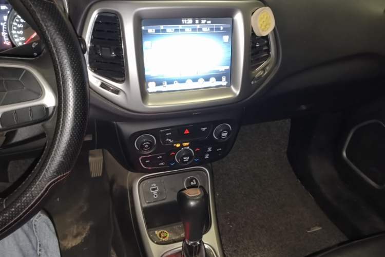 Used Jeep Compass 2017 200T Automatic Family Edition Audio And AC Panel