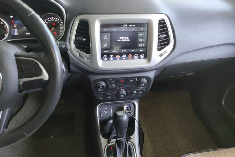 Used Jeep Compass 2017 200T Automatic Family Edition Audio And AC Panel