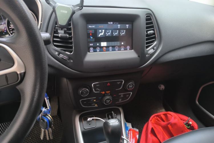 Used Jeep Compass 2017 200T Automatic Enjoyment Version Audio And AC Panel