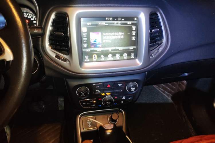 Used Jeep Compass 2017 200T Automatic Family Edition Audio And AC Panel