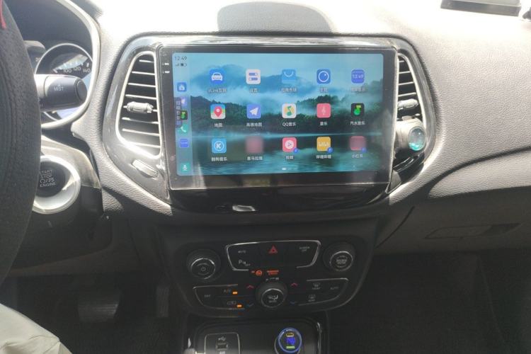 Used Jeep Compass 2017 200T Automatic Prestige Edition Audio And AC Panel