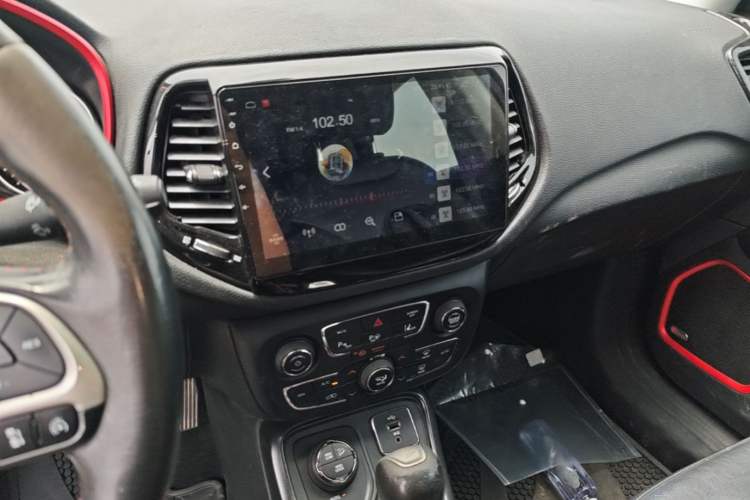 Used Jeep Compass 2017 200TS Automatic High-Performance All-Wheel Drive Edition Audio And AC Panel