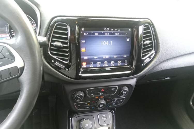 Used Jeep Compass 2017 200T Automatic Prestige Four-Wheel Drive Edition Audio And AC Panel