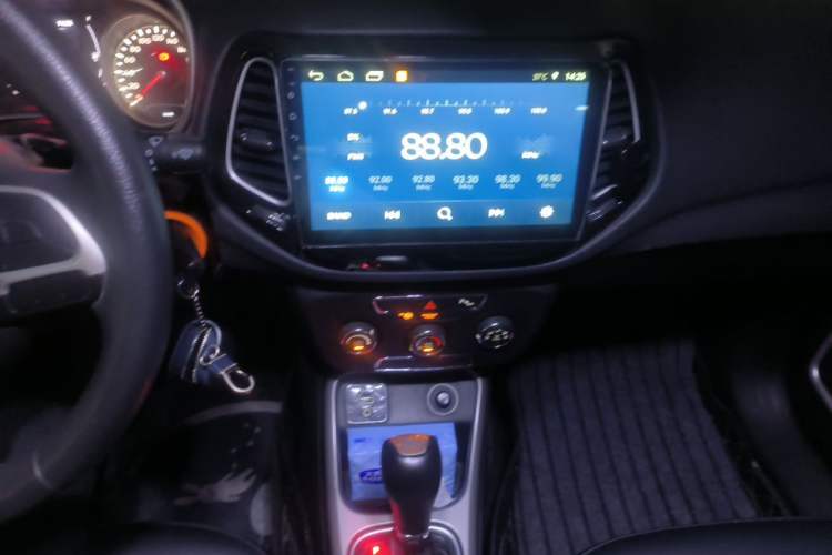 Used Jeep Compass 2017 200T Automatic Enjoyment Version Audio And AC Panel