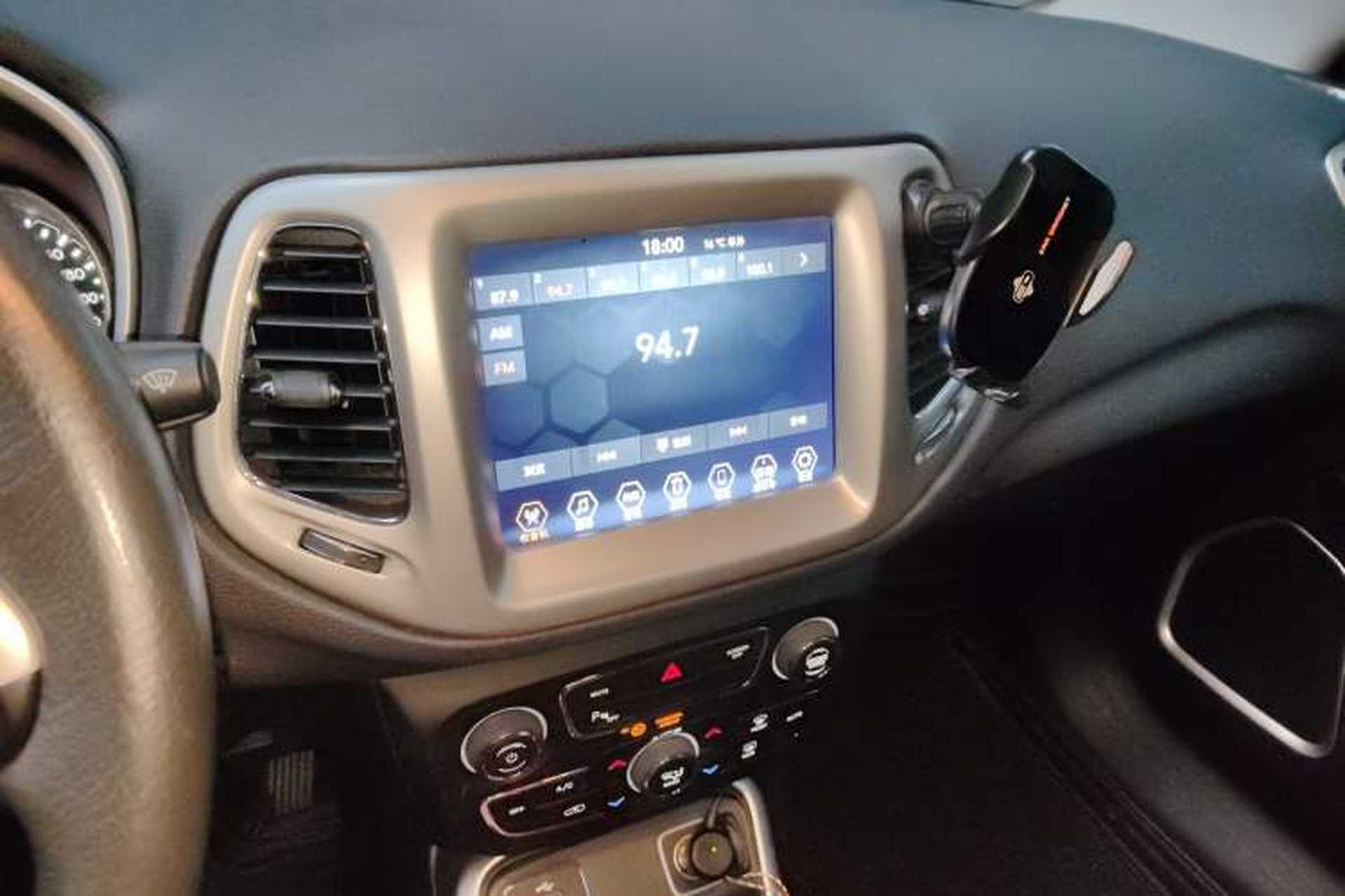 Used Jeep Compass 2017 200T Automatic Family Edition Audio And AC Panel