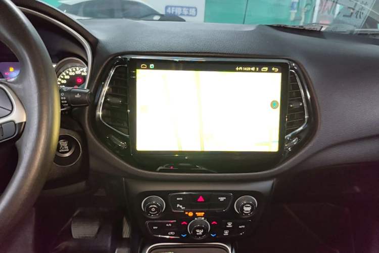 Used Jeep Compass 2017 200T Automatic Family Edition Audio And AC Panel