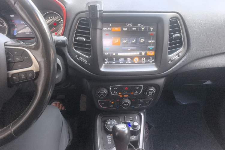 Used Jeep Compass 2017 200TS Automatic High-Performance All-Wheel Drive Edition Audio And AC Panel