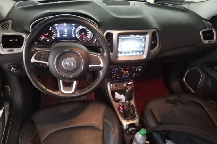 Used Jeep Compass 2017 200T Automatic Family Edition Center Console